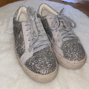 NWOT Never Worn Star Golden Sneakers Glitter 7.5